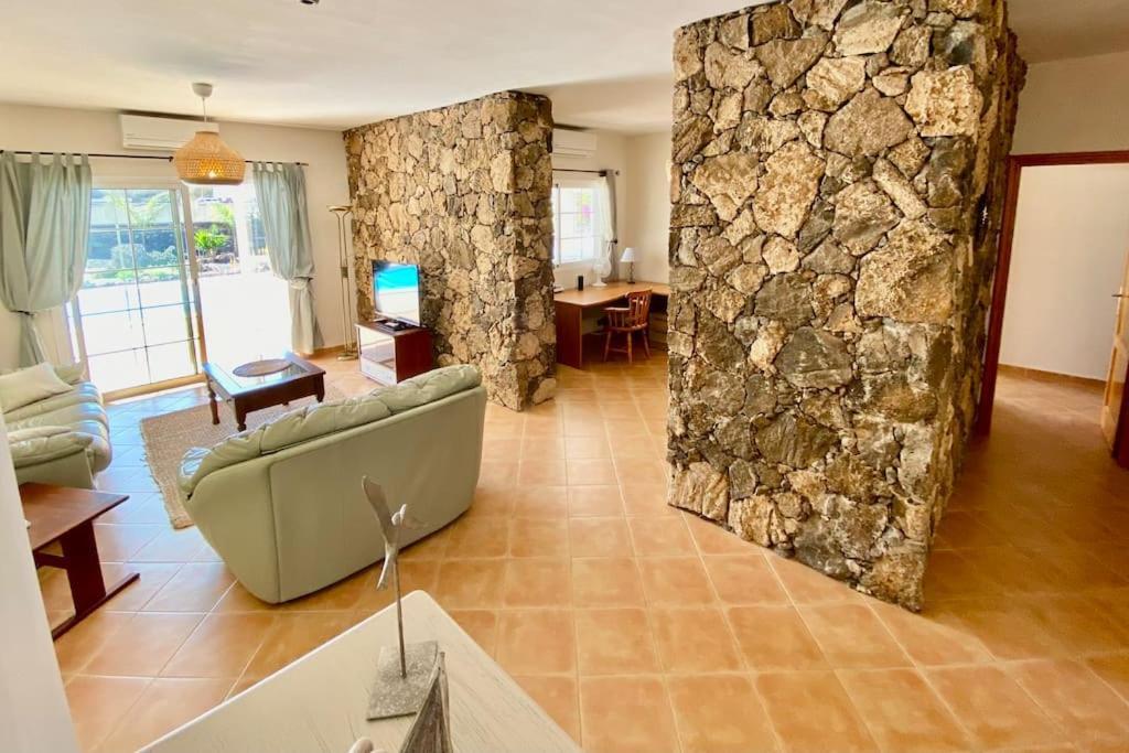 Casa Yukka Villa With Heated Pool 라하레스 외부 사진