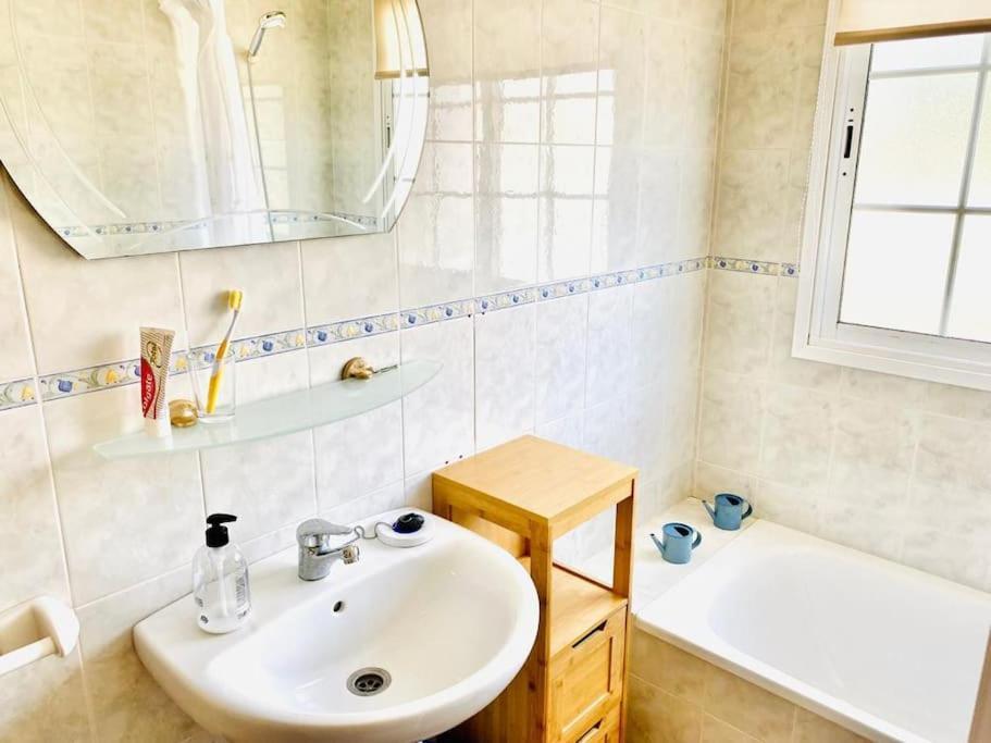 Casa Yukka Villa With Heated Pool 라하레스 외부 사진